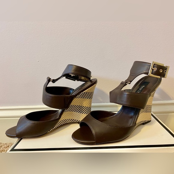 White House Black Market Alianna Brown Wedges 7.5 - Picture 3 of 7